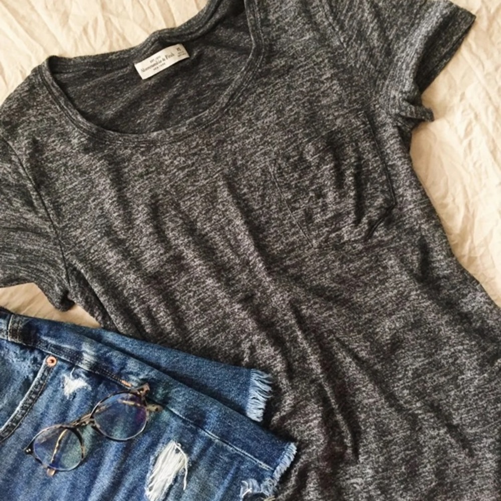 Abercrombie & Fitch Tee